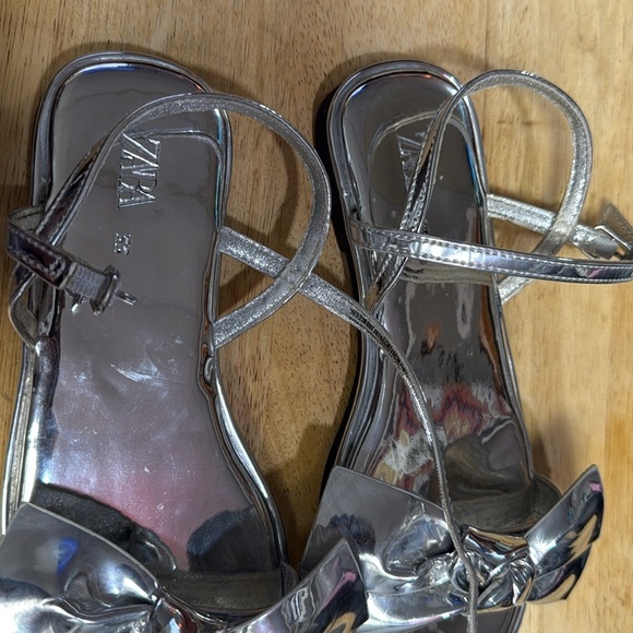 Zara Silver Bow Slides flat sandals - Picture 2 of 6